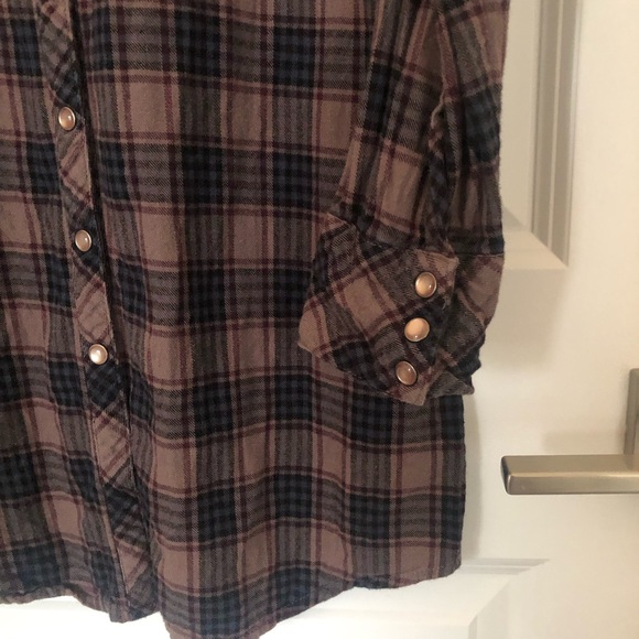 Hinge Flannel Tunic - Picture 6 of 7